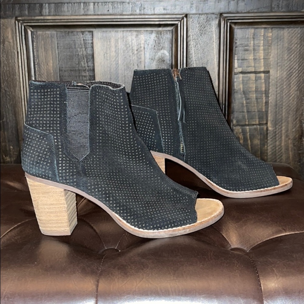 Toms black booties